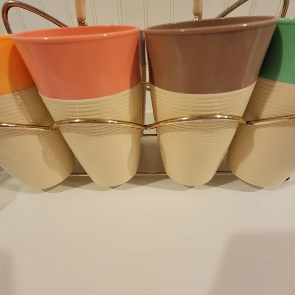 Vintage Raffiaware Thermo Temp Tumblers Set of 8 with Carrier - Picture 2 of 3